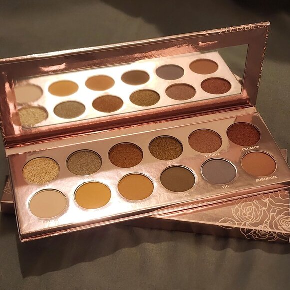 Girlactik The Essential Palette Eyeshadow Set New Full Size with Rinna Lip Gloss - Picture 3 of 6